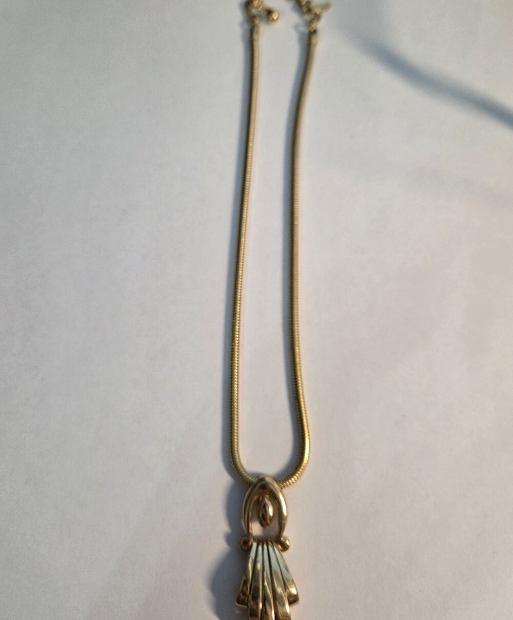 Vintage Monet Gold Tone Pendant Necklace